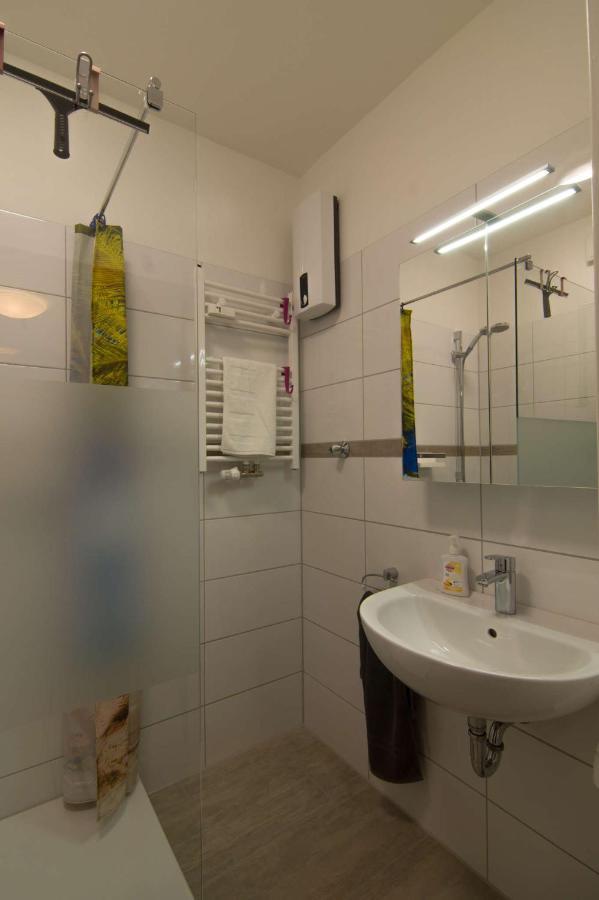 Ferienwohnung 'Zimmer Frei' Gelsenkirchen Exterior photo